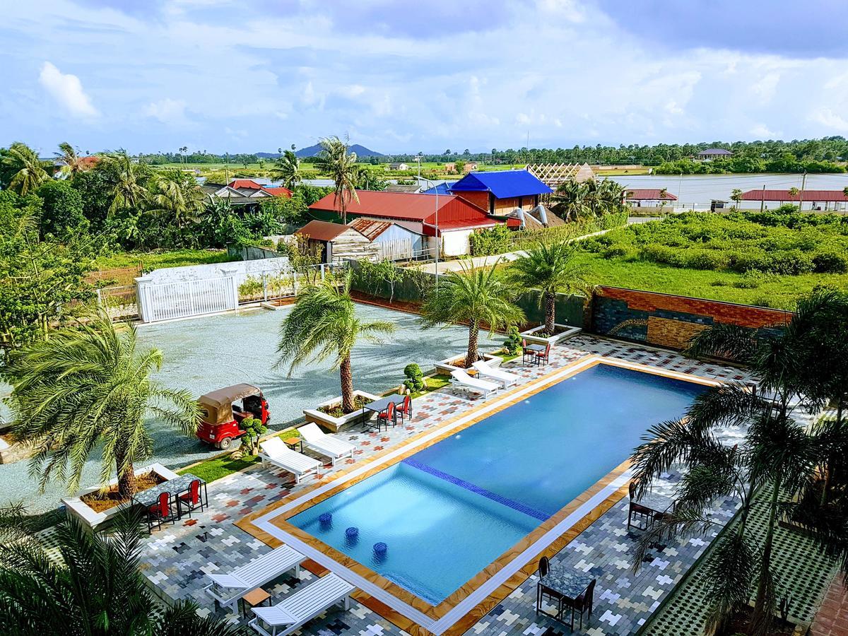 Two Moons Resort Kampot Eksteriør bilde